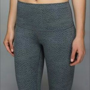 Lululemon Rare animal print wunder under leggings